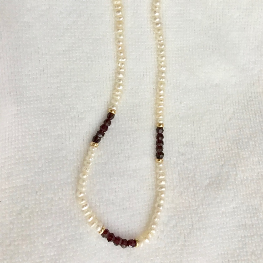 Genuine pearl, ruby and gold necklace